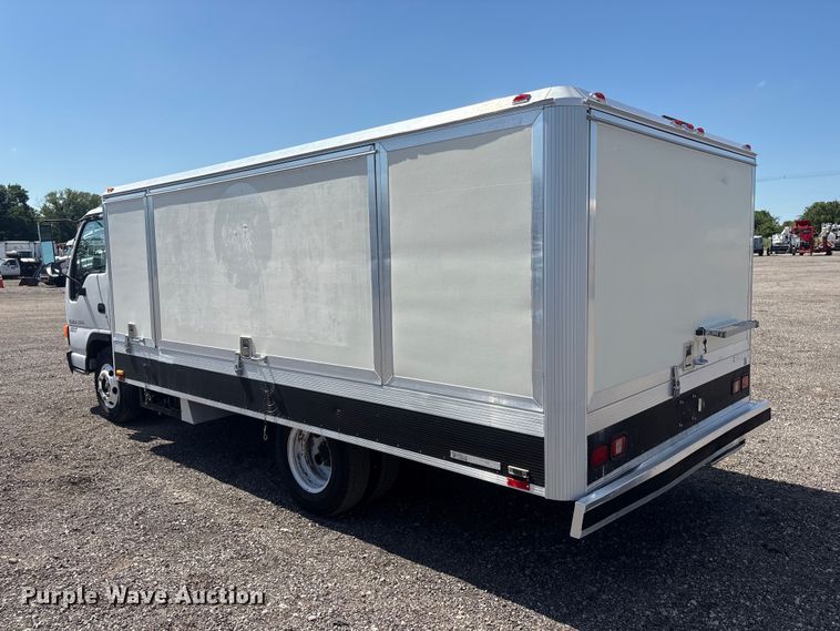 image for item EG9211 2000 Isuzu NPR refrigerated delivery truck