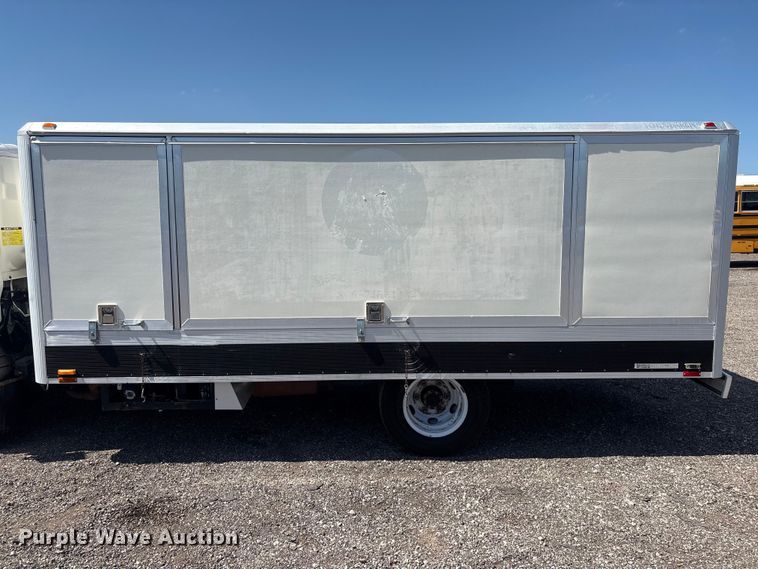 image for item EG9211 2000 Isuzu NPR refrigerated delivery truck
