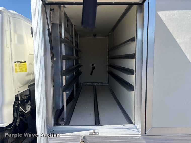 image for item EG9211 2000 Isuzu NPR refrigerated delivery truck