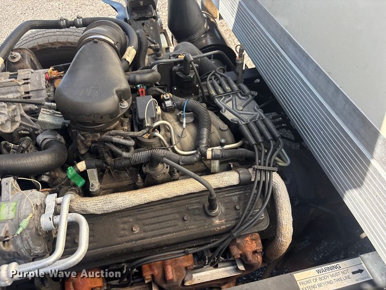 image for item EG9211 2000 Isuzu NPR refrigerated delivery truck