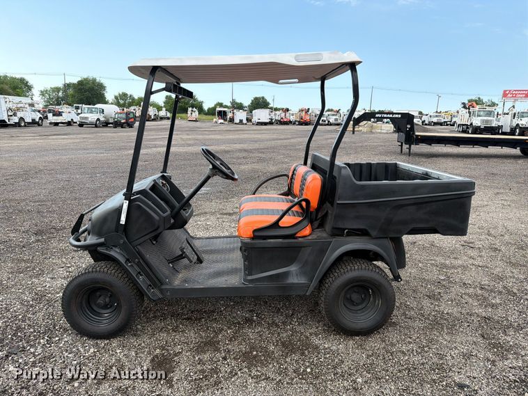 image for item EG9237 2022 Cushman Hauler 800X golf cart