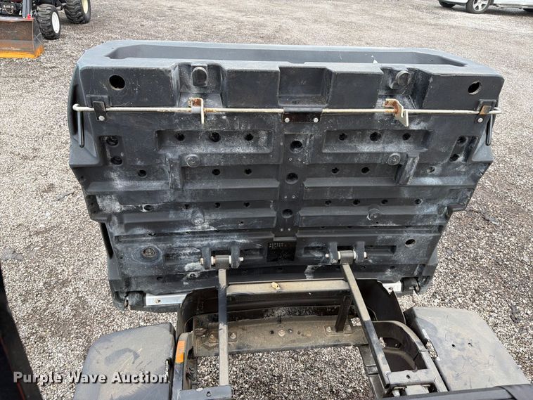 image for item EG9237 2022 Cushman Hauler 800X golf cart