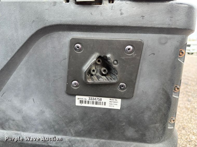 image for item EG9237 2022 Cushman Hauler 800X golf cart