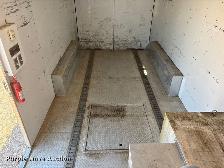 image for item EI5915 2008 Featherlite 1530 enclosed cargo trailer