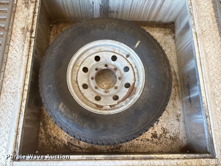 image for item EI5915 2008 Featherlite 1530 enclosed cargo trailer