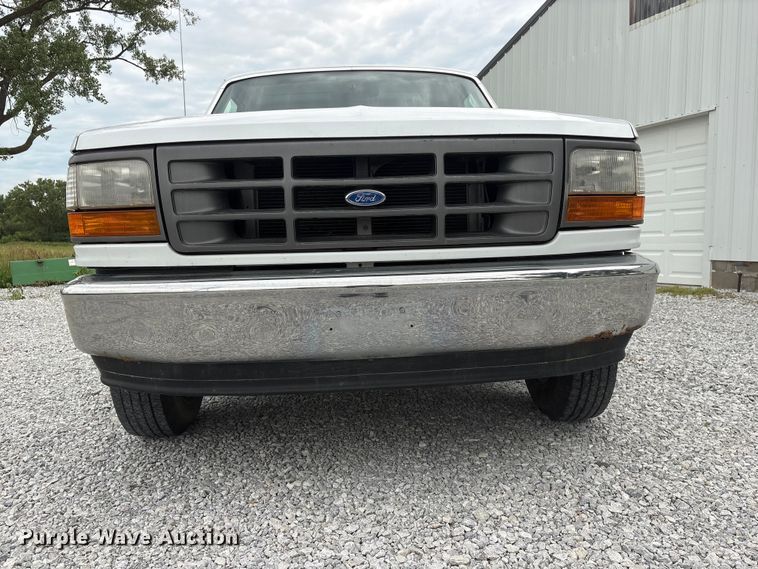 image for item EI5916 1996 Ford F250 pickup truck