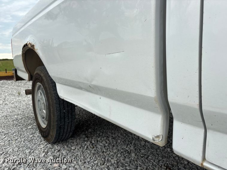 image for item EI5916 1996 Ford F250 pickup truck