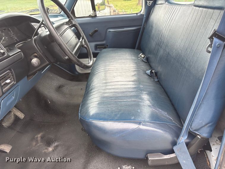 image for item EI5916 1996 Ford F250 pickup truck