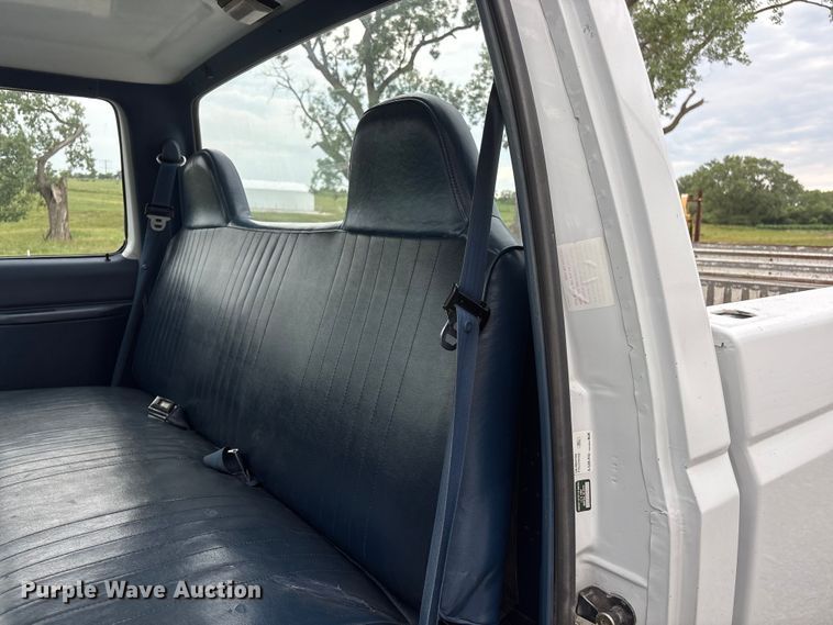 image for item EI5916 1996 Ford F250 pickup truck