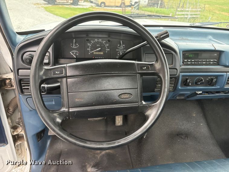 image for item EI5916 1996 Ford F250 pickup truck