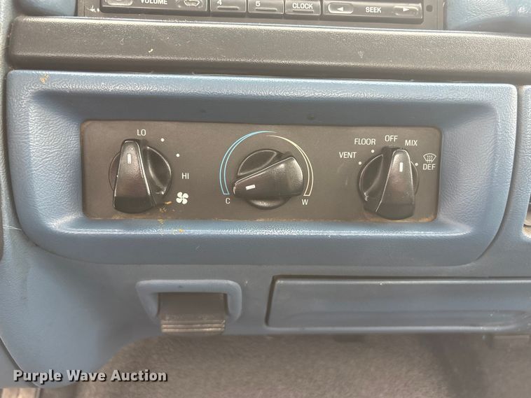 image for item EI5916 1996 Ford F250 pickup truck