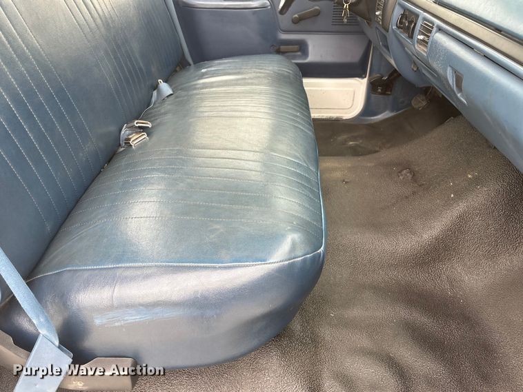 image for item EI5916 1996 Ford F250 pickup truck