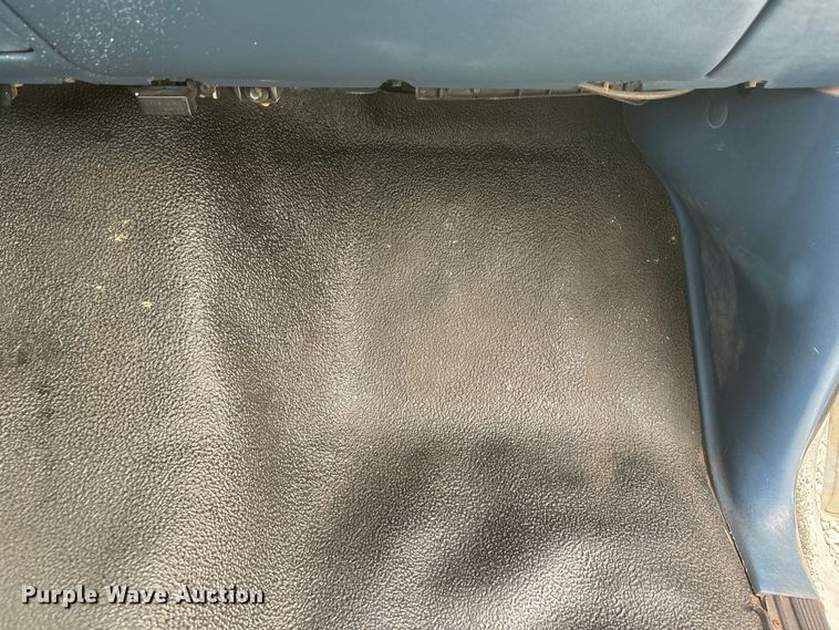 image for item EI5916 1996 Ford F250 pickup truck
