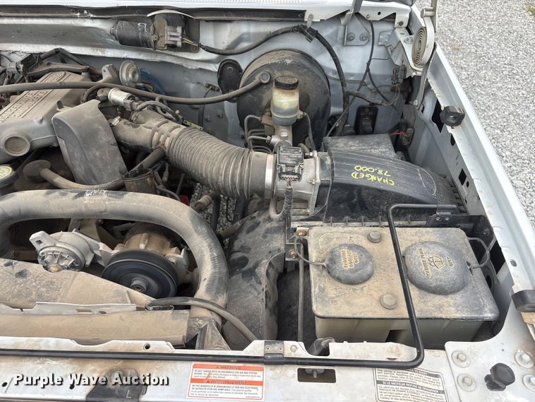 image for item EI5916 1996 Ford F250 pickup truck