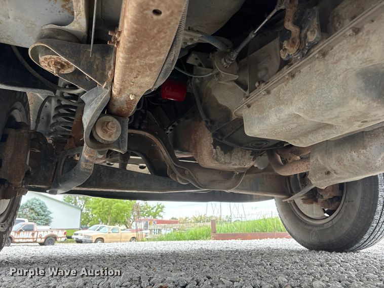 image for item EI5916 1996 Ford F250 pickup truck