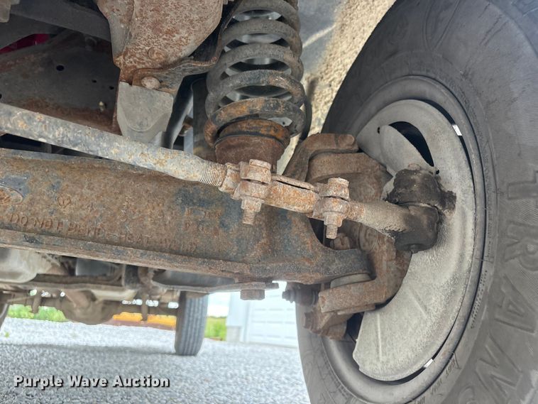 image for item EI5916 1996 Ford F250 pickup truck