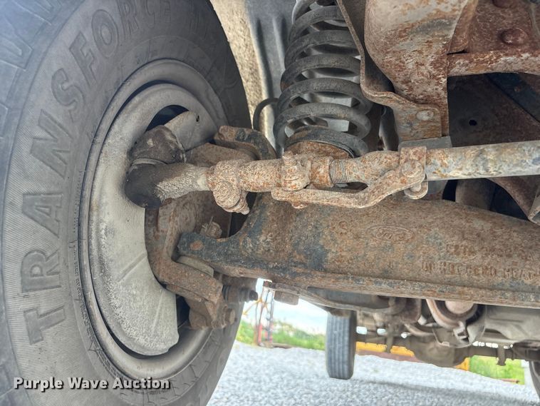 image for item EI5916 1996 Ford F250 pickup truck