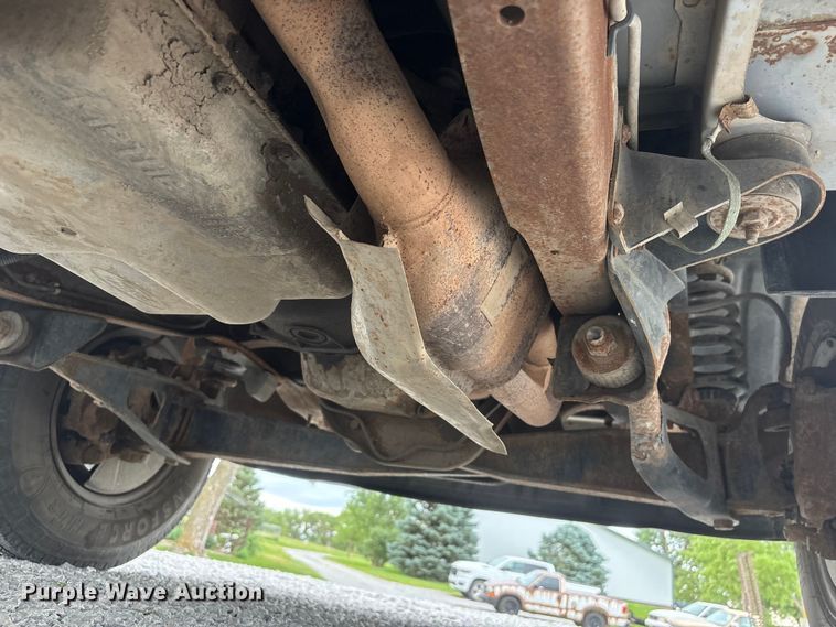 image for item EI5916 1996 Ford F250 pickup truck