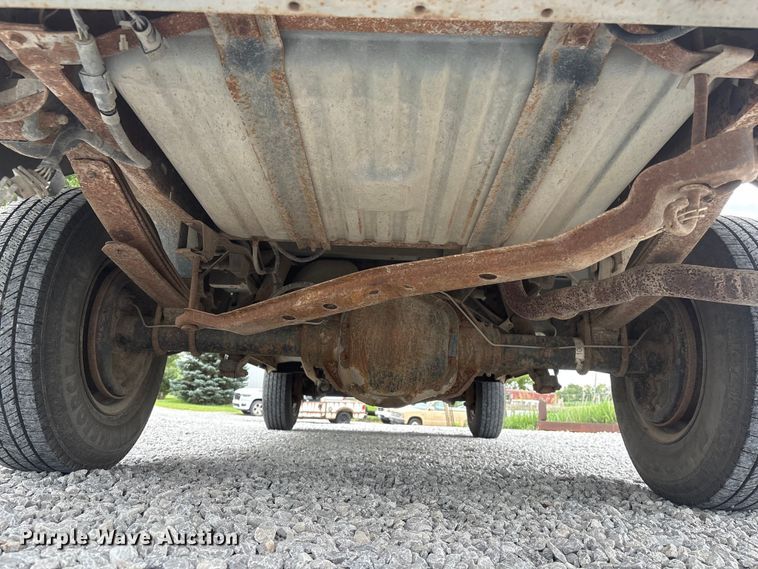 image for item EI5916 1996 Ford F250 pickup truck