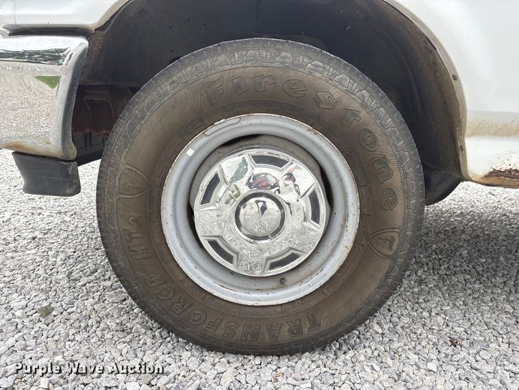 image for item EI5916 1996 Ford F250 pickup truck