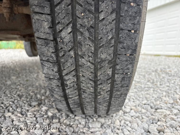 image for item EI5916 1996 Ford F250 pickup truck