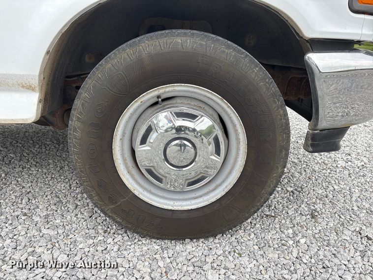 image for item EI5916 1996 Ford F250 pickup truck