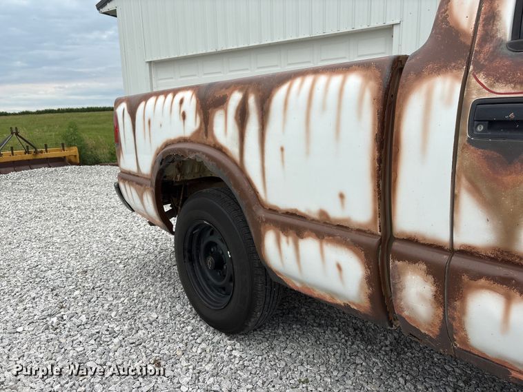 image for item EI5917 2001 Chevrolet S10 pickup truck