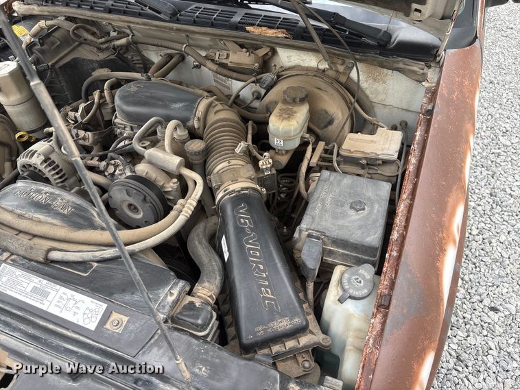 image for item EI5917 2001 Chevrolet S10 pickup truck
