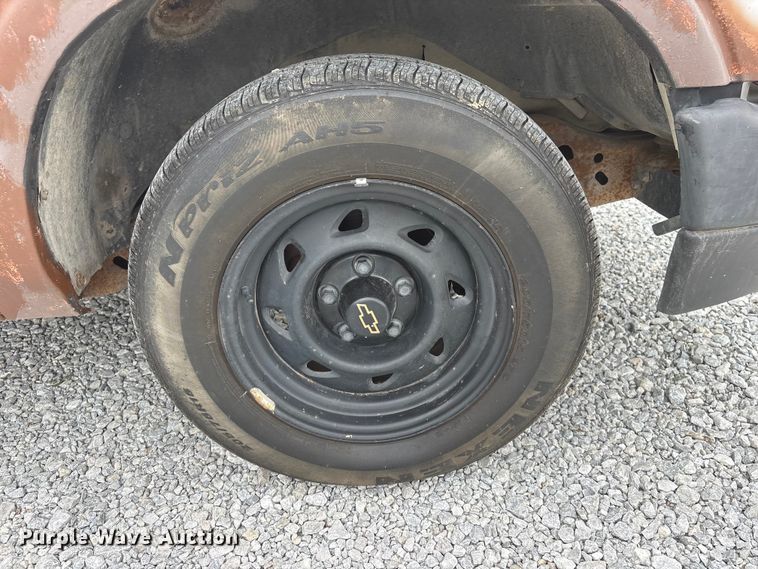 image for item EI5917 2001 Chevrolet S10 pickup truck