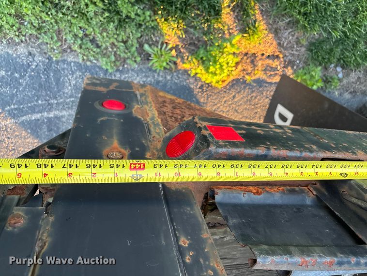 image for item EM0117 1998 Chevrolet Silverado 3500HD flatbed pickup truck