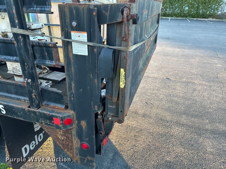 image for item EM0117 1998 Chevrolet Silverado 3500HD flatbed pickup truck