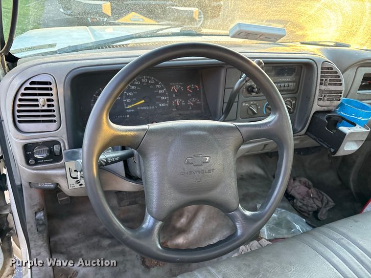 image for item EM0117 1998 Chevrolet Silverado 3500HD flatbed pickup truck