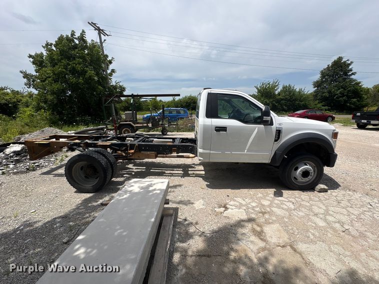 image for item EN0386 2020 Ford F550 Super Duty truck cab and chassis