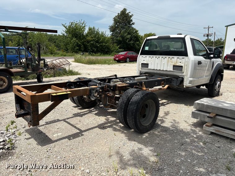 image for item EN0386 2020 Ford F550 Super Duty truck cab and chassis