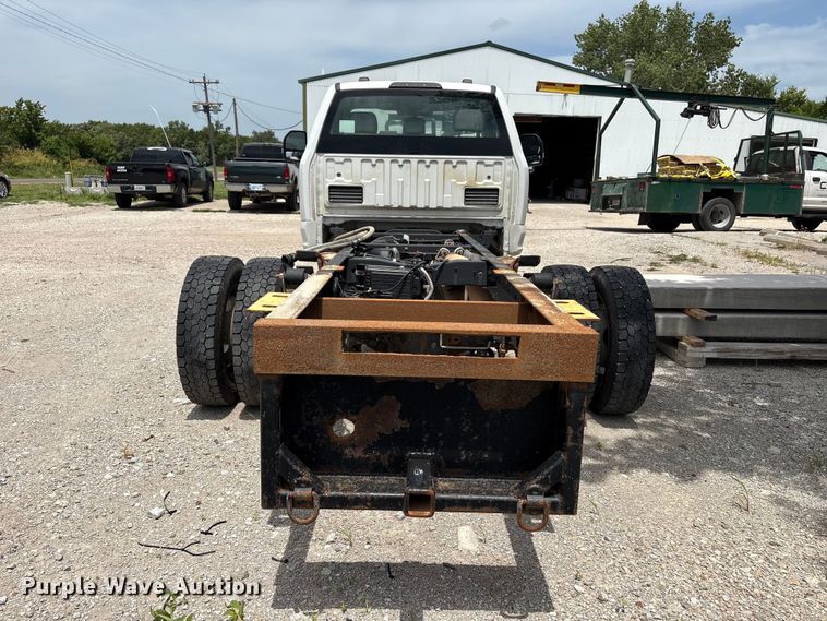 image for item EN0386 2020 Ford F550 Super Duty truck cab and chassis