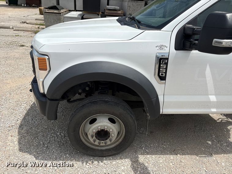 image for item EN0386 2020 Ford F550 Super Duty truck cab and chassis