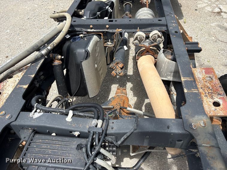 image for item EN0386 2020 Ford F550 Super Duty truck cab and chassis
