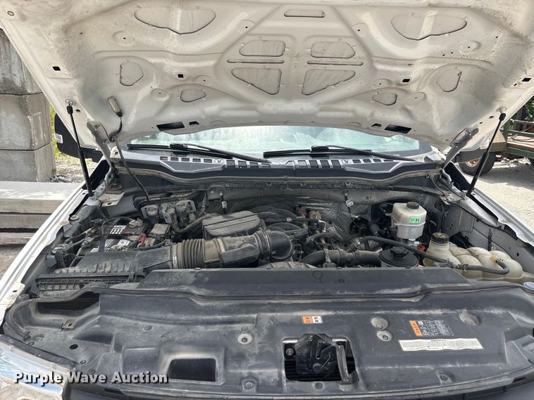 image for item EN0386 2020 Ford F550 Super Duty truck cab and chassis