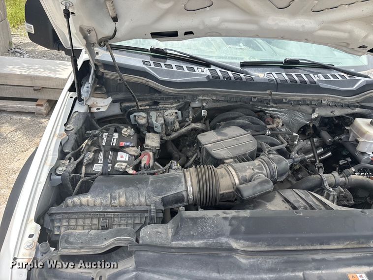 image for item EN0386 2020 Ford F550 Super Duty truck cab and chassis