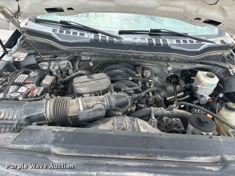 image for item EN0386 2020 Ford F550 Super Duty truck cab and chassis