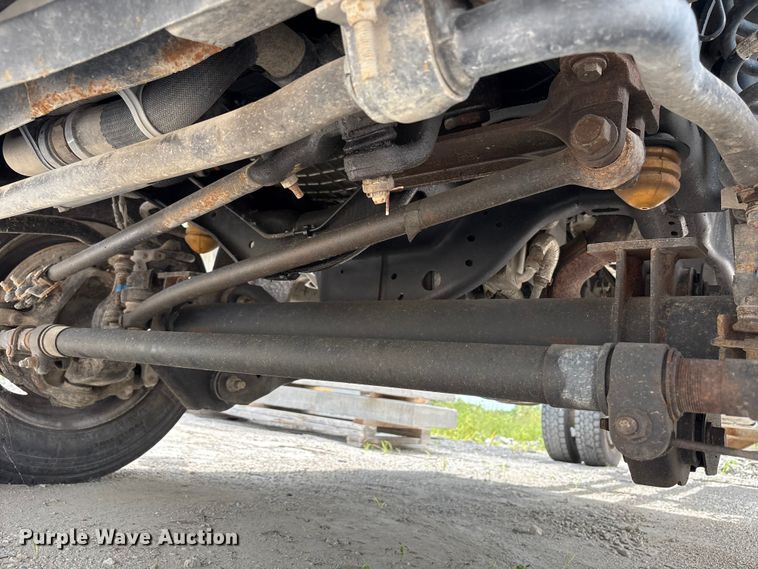 image for item EN0386 2020 Ford F550 Super Duty truck cab and chassis