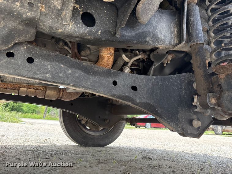 image for item EN0386 2020 Ford F550 Super Duty truck cab and chassis