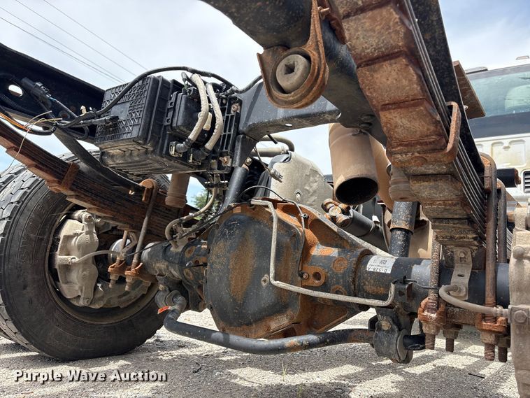 image for item EN0386 2020 Ford F550 Super Duty truck cab and chassis