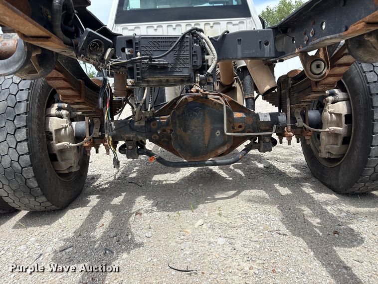 image for item EN0386 2020 Ford F550 Super Duty truck cab and chassis