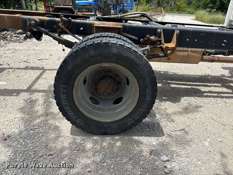 image for item EN0386 2020 Ford F550 Super Duty truck cab and chassis