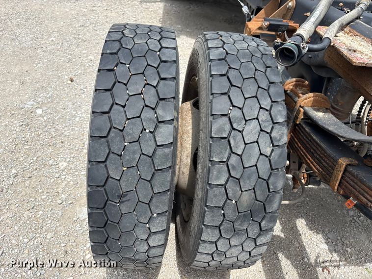 image for item EN0386 2020 Ford F550 Super Duty truck cab and chassis