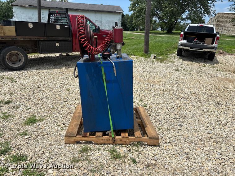 image for item EO4369 Bulk oil tank