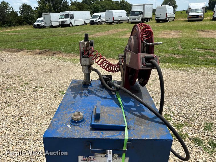 image for item EO4369 Bulk oil tank