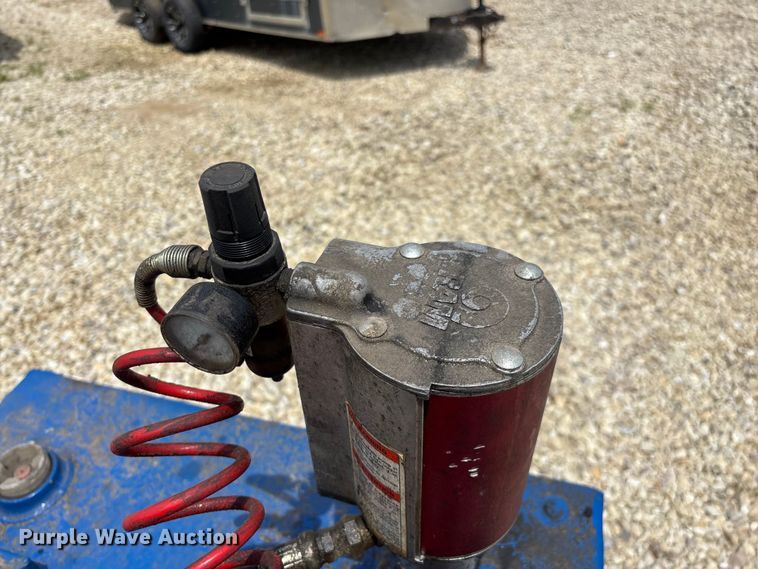 image for item EO4369 Bulk oil tank