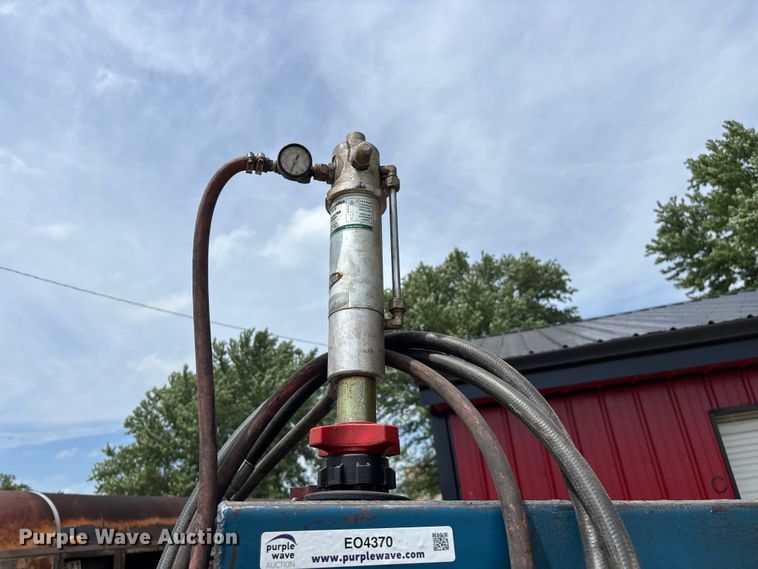 image for item EO4370 Bulk oil tank